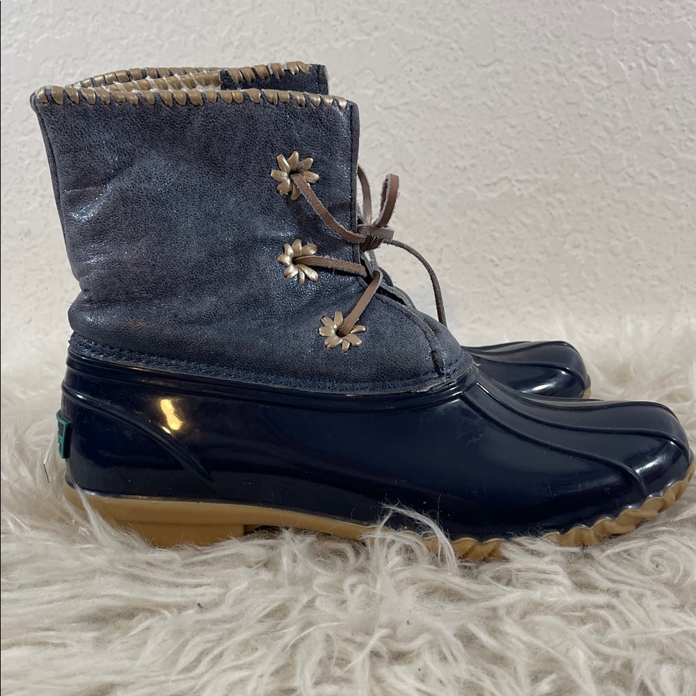 JACK ROGERS Chloe Metallic Blue Duck Boot Rain Boot Size 7